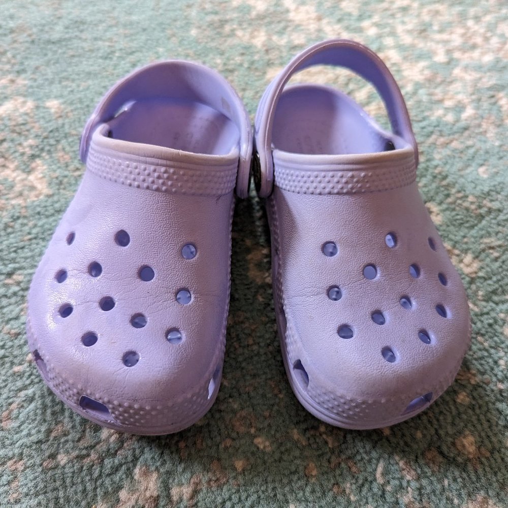 Little kids periwinkle crocs C8!